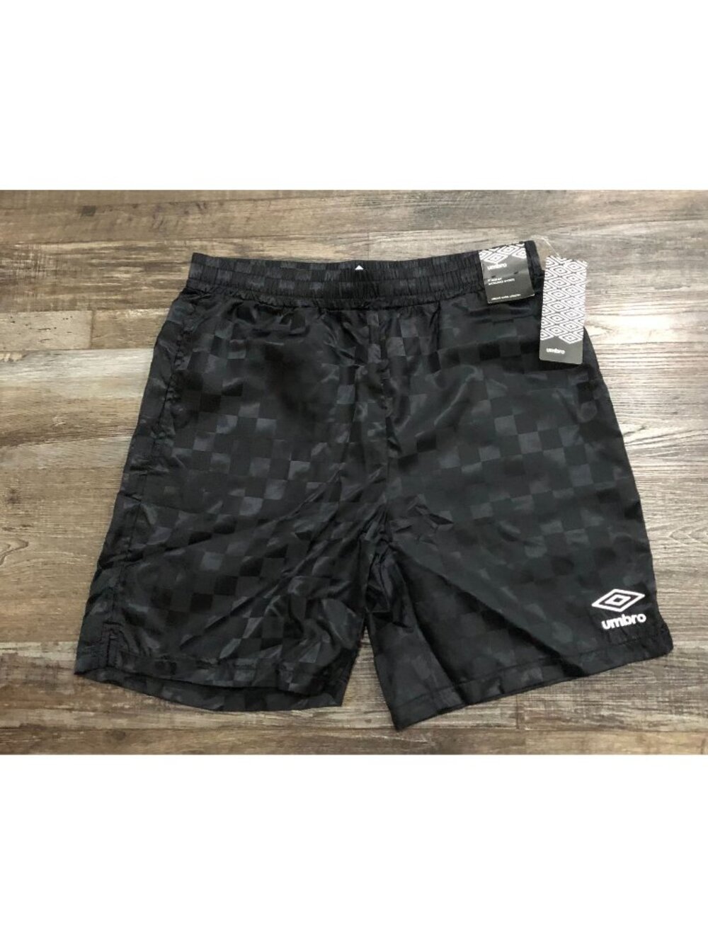 Umbro Mens Small Black Checked Nylon Soccer Shorts New with Tags